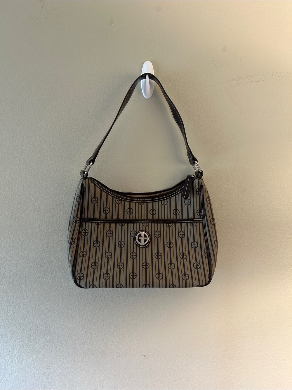 Giani Bernini Beige and Black Signature Shoulder Bag